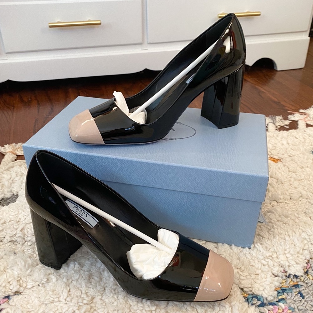 NWT Prada Patent Cap Toe Pump in Black/Pink